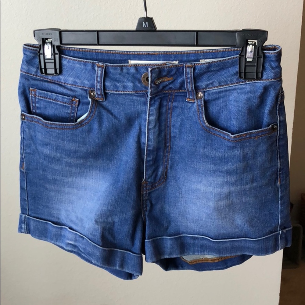 Demon high waisted shorts form PacSun size 5!